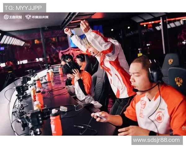 电竞新闻王者荣耀深度解析IG战队的战术转型与团队协作演变